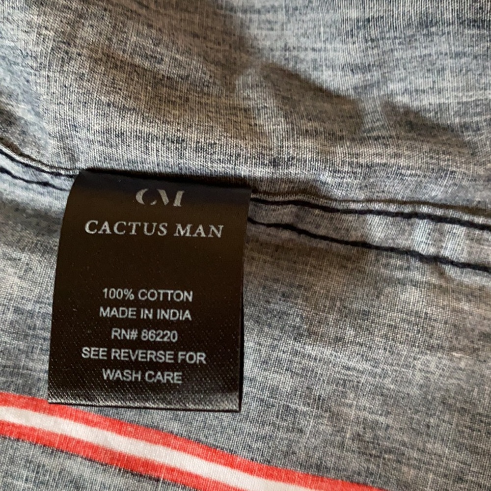 Cactus Man size small Men’s button down mens shirt - Picture 5 of 5